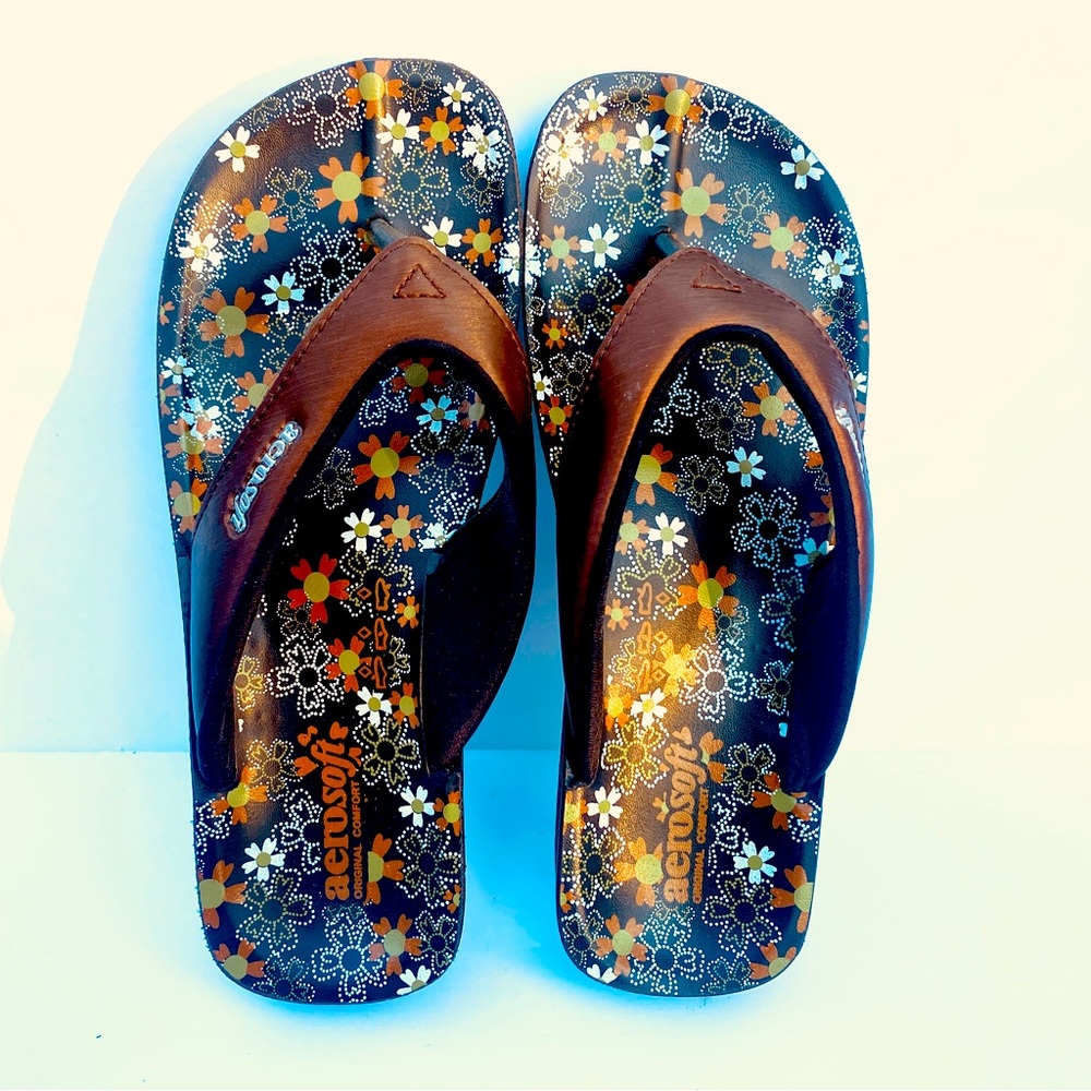 Aerosoles Women's Brown Floral Print Flip-Flop Sandals